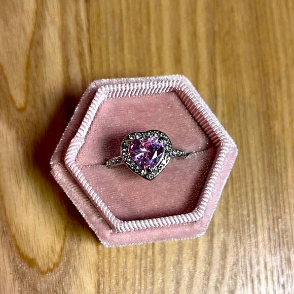 Beautiful Pink Heart Bling Ring - size 7 - Picture 2 of 8